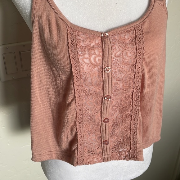 Soft pink tank blouse with lace front - Picture 2 of 2